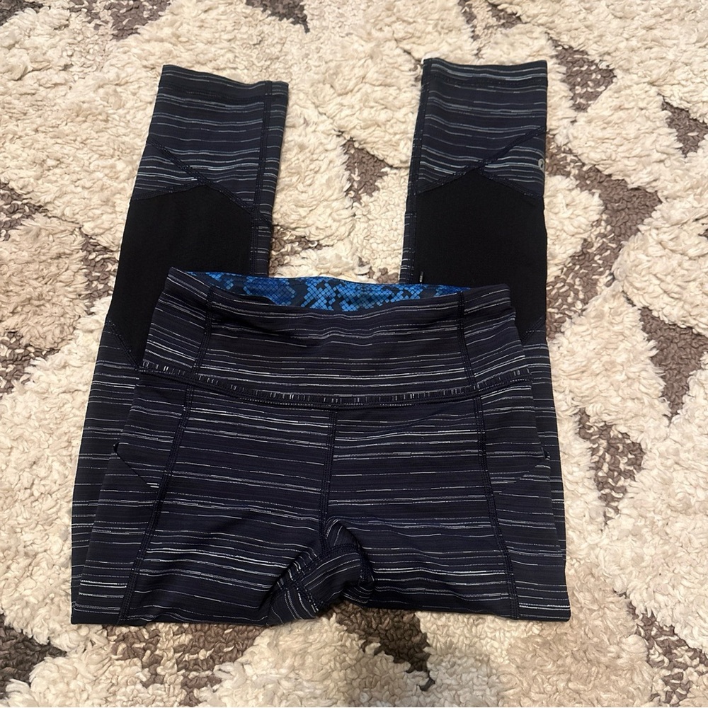 Lululemon adult Black and white Patterned Leggings size 2